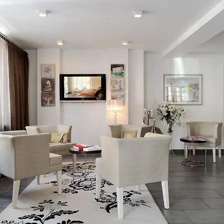 Hotel La Marine 4*
